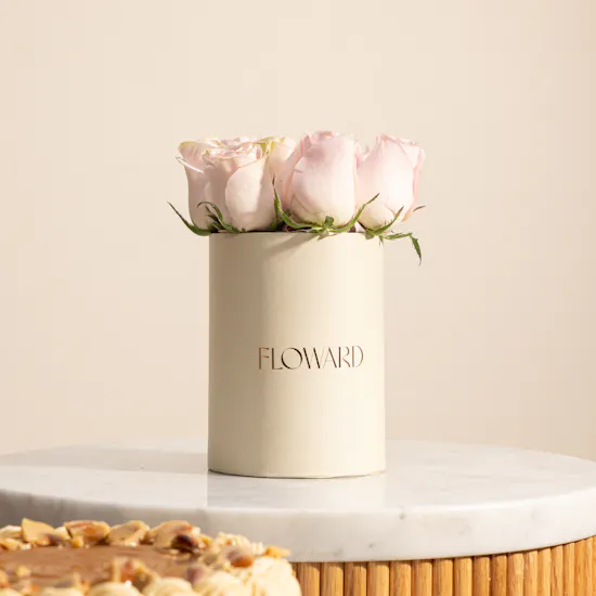 Fleur Almonds and Salted Caramel Cake | Ethereal Flowers