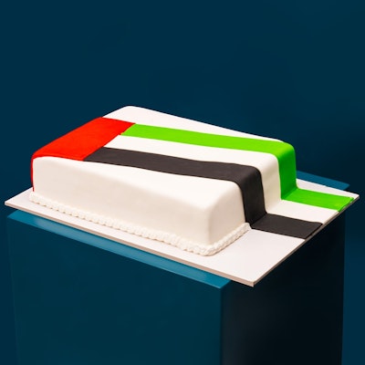 Emirati dripping flag cake II By Mister Baker