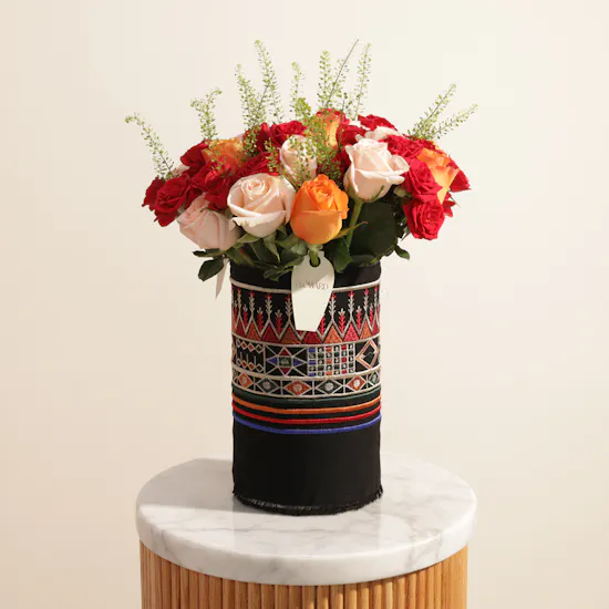 Desert Threads Roses Vase