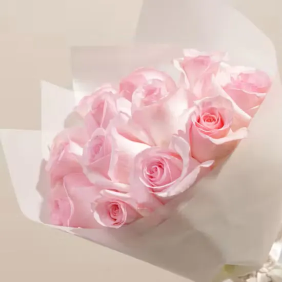 Hummingbird Bakery Personalised Vintage Heart Blush Cake | Gorgeous Pink Roses Bouquet