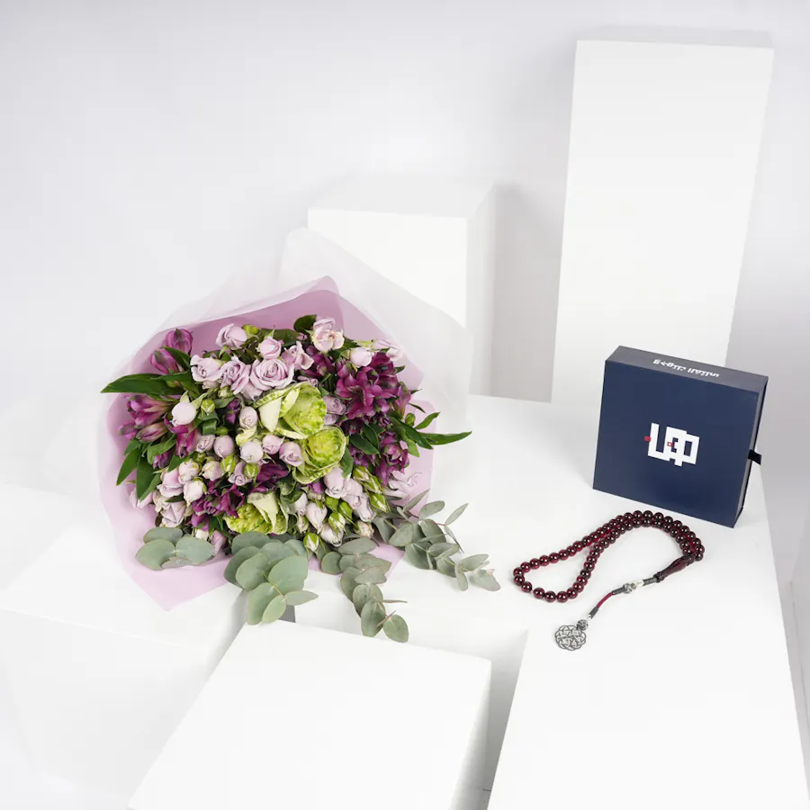 Kun Deer Blood Rosary | Elegant Flowers 1