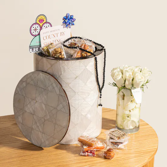 Voila Small Cylinder Mouled Sweets | Festive Flowers