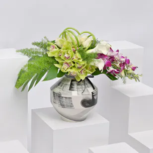 Artistic Blooms Vase Artistic Blooms Vase