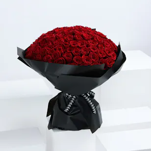 100 Red Roses | Black Wrap 100 Red Roses | Black Wrap