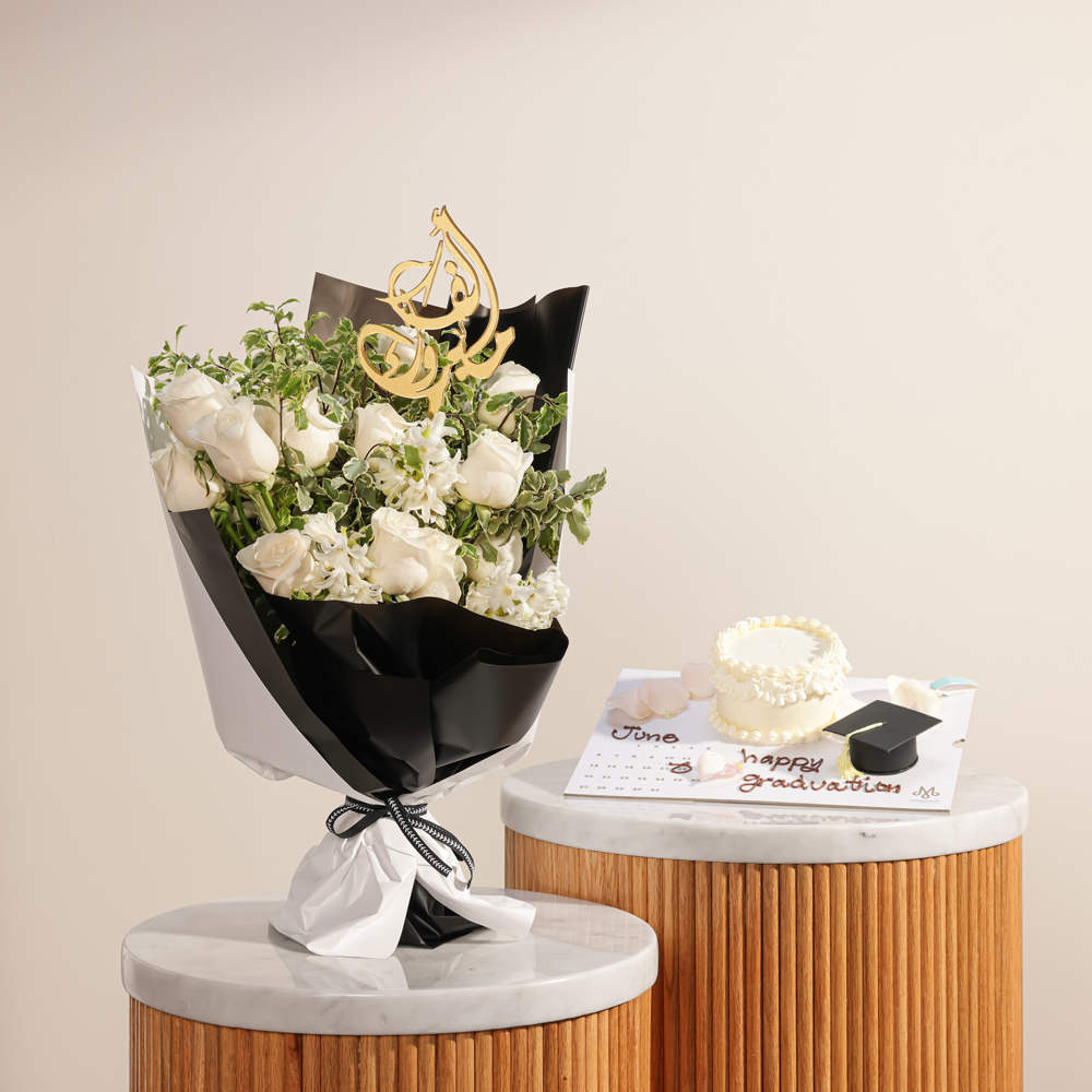 Millesaveurs Graduation Cake | Flowers Bouquet