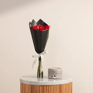 Lanai Perla Candle | Stunning Flowers Bouquet