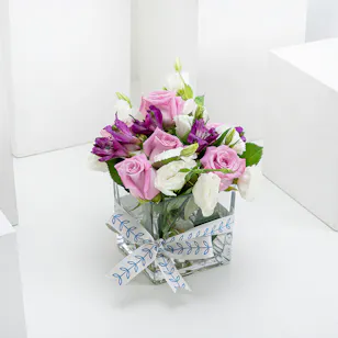 Purple Love | Roses & Alstroemeria Purple Love | Roses & Alstroemeria
