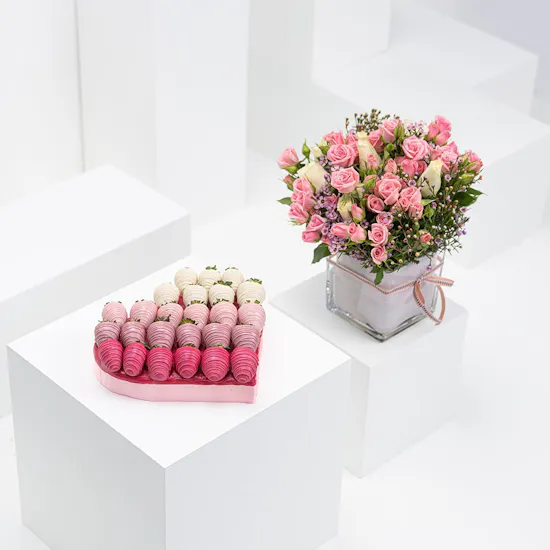 NJD Ombre Strawberries & Flowers Vase