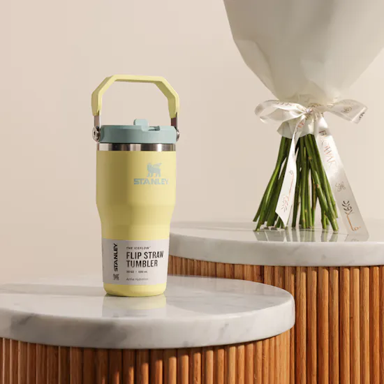 Stanley Classic IceFlow™ Flip Straw Grapefruit Tumbler | Stunning Bouquet