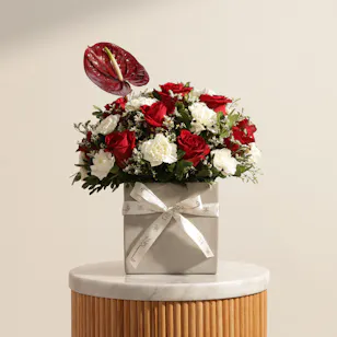 Classic Red and White Flower Vase Classic Red and White Flower Vase
