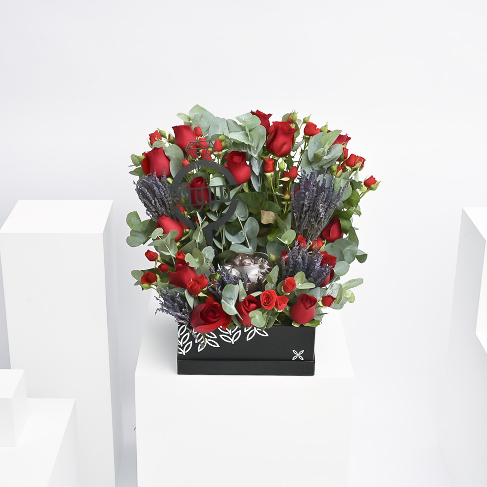 صندوق شوكولا | زهور الجوري الحمراء