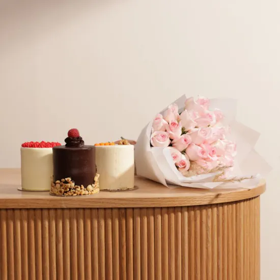 Rose Ribbon Triple Cakes | Pink Roses
