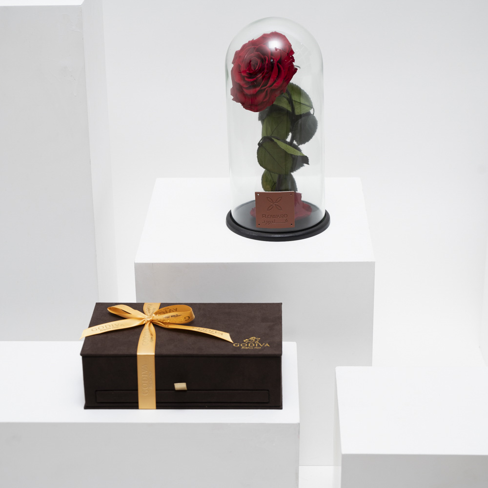 صندوق رويال بوكس البني الصغير من جوديفا | الوردة الحمراء الدائمة 