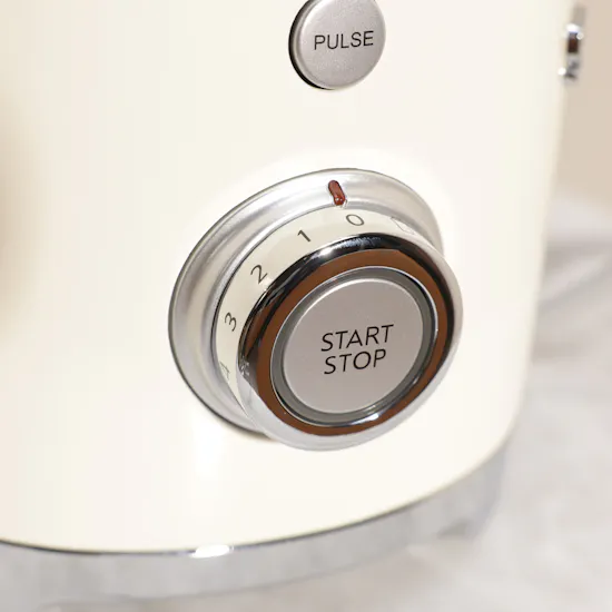Smeg Retro Style Cream Table Blender