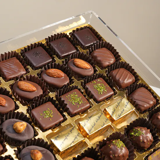 صندوق شوكولاتة متنوعة من شال