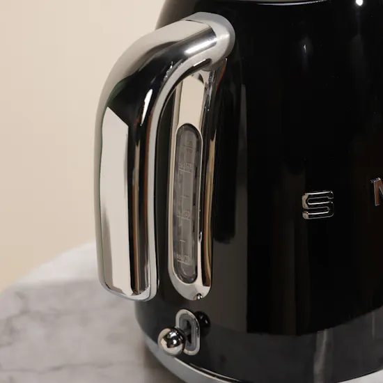 Smeg Retro Style Electric Black Kettle | 1.7 Liter