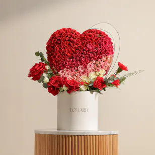 Heart’s Embrace Flower Box Heart’s Embrace Flower Box