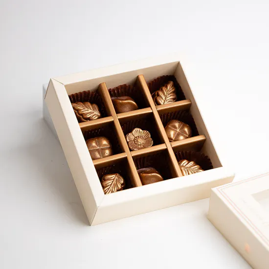 Chocolate Box | White Roses