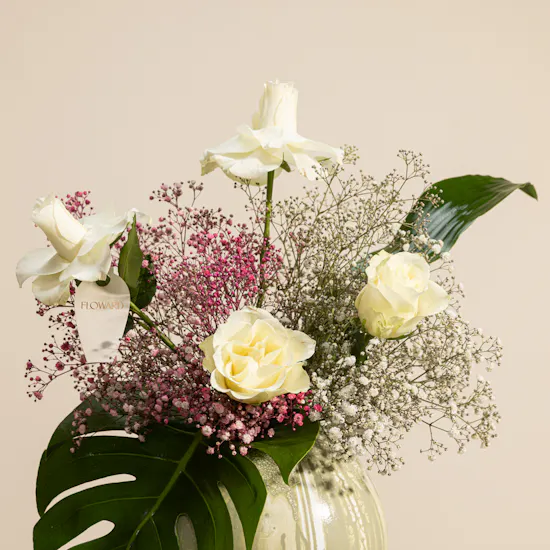 Nno Enchanting Flower Pearly Ribbed Vase