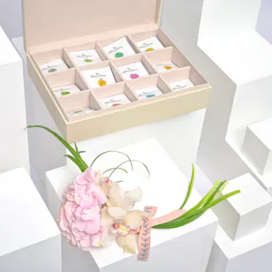 Five Leaves Tea with Delicate Blooms Bouquet