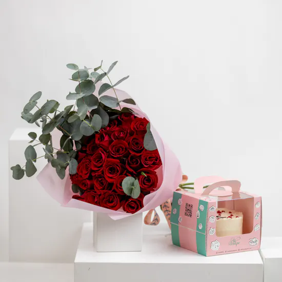 Cake Boutique's Love You Mini Cake | Romantic Roses