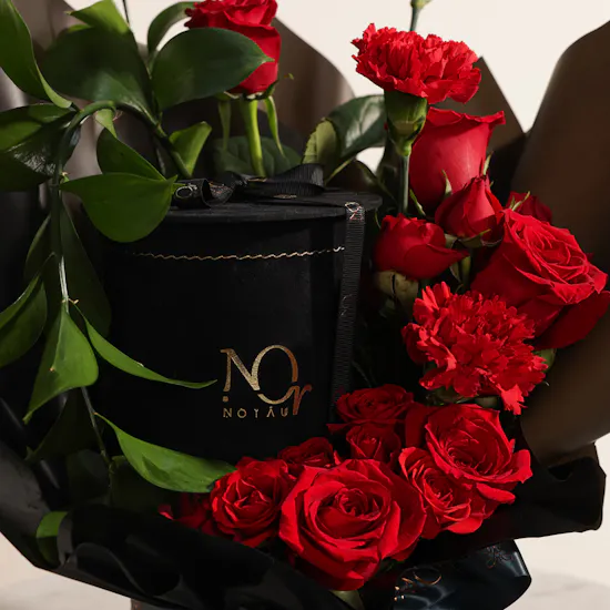 Nor Noyau Luxury Velvet Chocolate Box | Love Flowers Bouquet