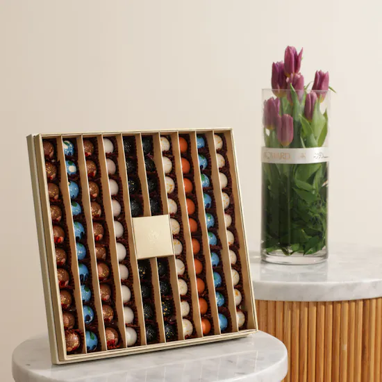Nua Luxury Nakheel Cream Large Bonbon Box | Eid Festive Flower Vase