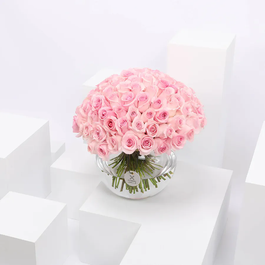 100 Pink Roses | Glass Vase 1