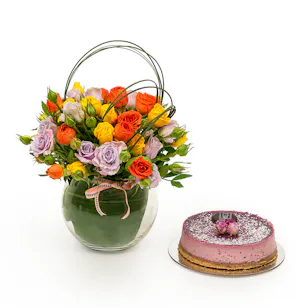 Huwaids Sweet Dream Cheesecake | Baby Rose Vase Huwaids Sweet Dream Cheesecake | Baby Rose Vase