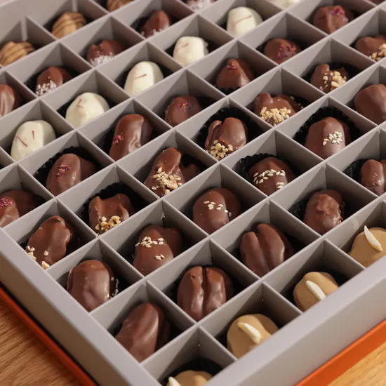 Fillings Chocolate Premium Dates Box