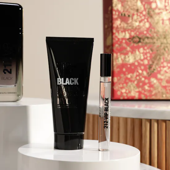 مجموعة هدايا عطر 212 ڤي آي بي بلاك للرجال من كارولينا هيريرا