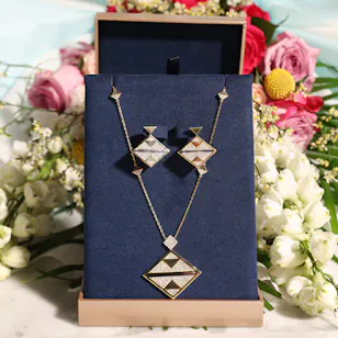 Midad Sadu Big Full Diamond Set | Delightful Bouquet Midad Sadu Big Full Diamond Set | Delightful Bouquet