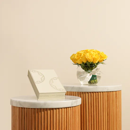 Floward Rosary | Golden Flowers Vase