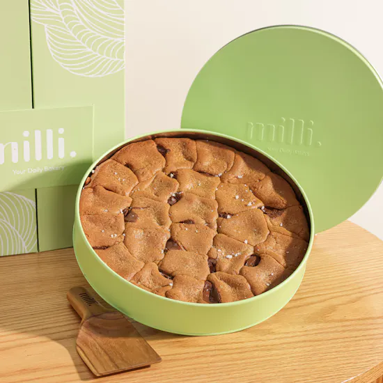 Milli Molten Cookie Dipper Cake | Velvet Glow Flower Bouquet