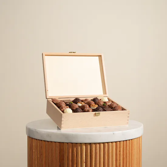 Läderach Praline Chocolate Wooden Box