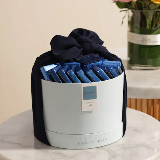 Hanoverian Chocolate Box | Serene Majesty Flower Vase