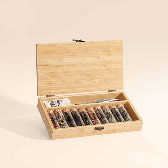 Feel Good Tea & Lakrids by Bülow Chocolates with Flowers