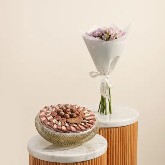 Levo Gold Minibar Chocolate Tray | Blissful Flowers Bouquet