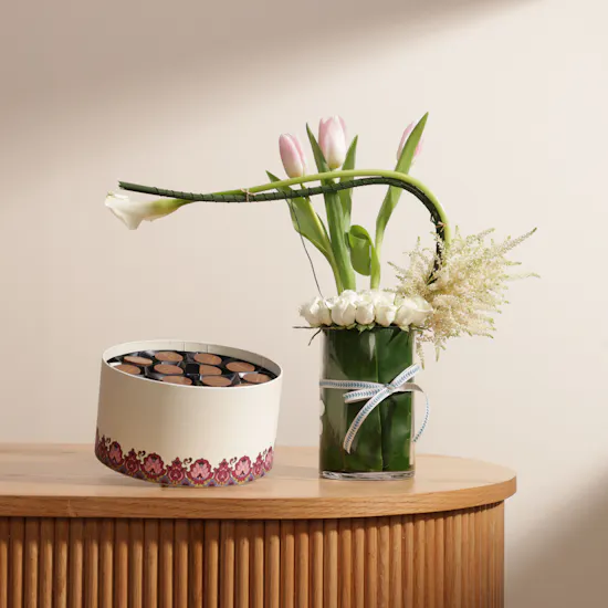 Hanoverian Chocolates Box | Soft Elegance Vase