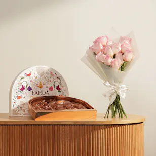Fahda Sweet Taco Box | Graceful Joy Rose Bouquet