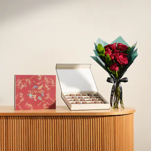 Floward Birdsong Medium Chocolate Box | Sweet Tender Flower Bouquet Floward Birdsong Medium Chocolate Box | Sweet Tender Flower Bouquet