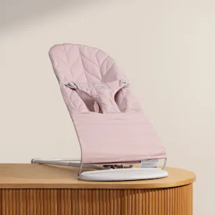 BabyBjörn Bliss Woven Petal Quilt Dusty Pink Bouncer 