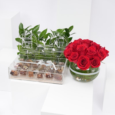 Tomoor Alula Chocolate Stuffed Dates Box with Blooms Vase