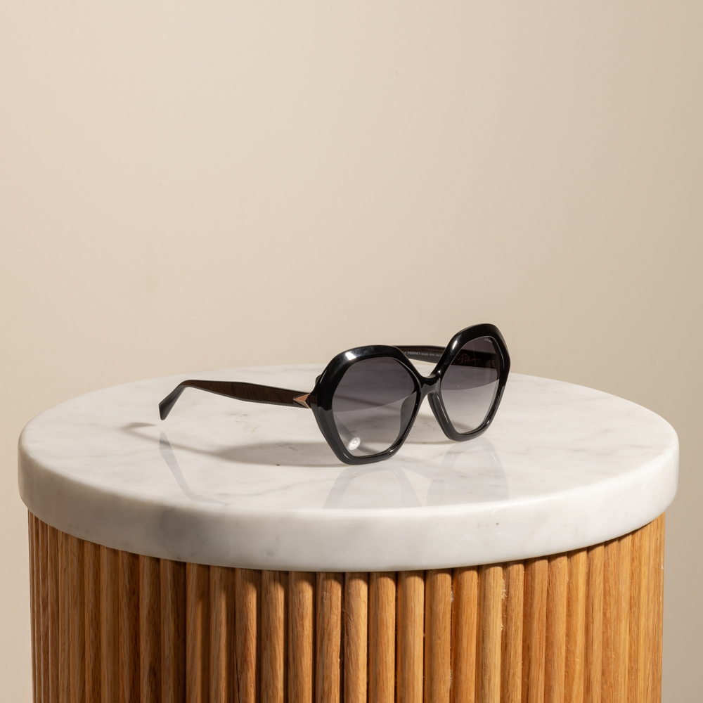 نظارة شمسية سوداء للنساء من بوليس 