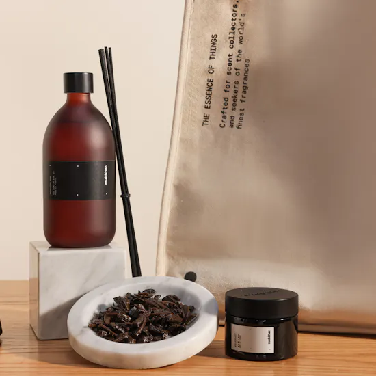 Mubkhar Elegant Home Gift Set | Unique Flowers