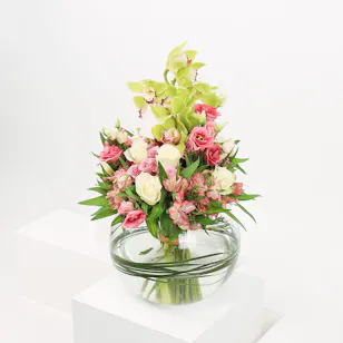 Cheerful Vase | 39 Flowers
