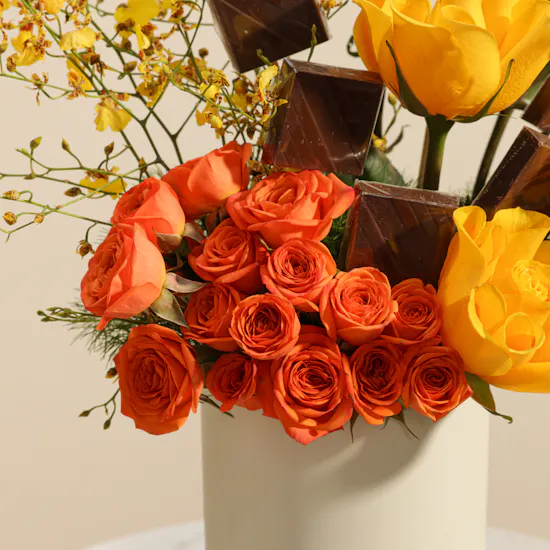 Floward Plain Chocolate | Shiny Flowers Box