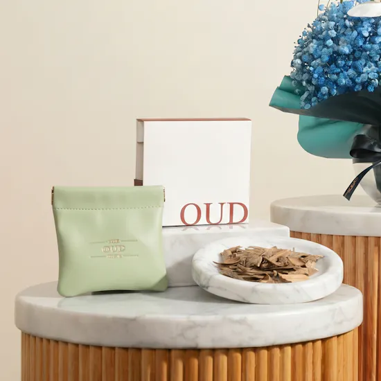 The Oud Bank Premium Kalimantan Oud Wood Chips | Father's Day Flowers