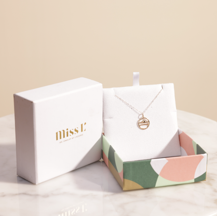 قلادة برج الميزان من مس ال من لازوردي