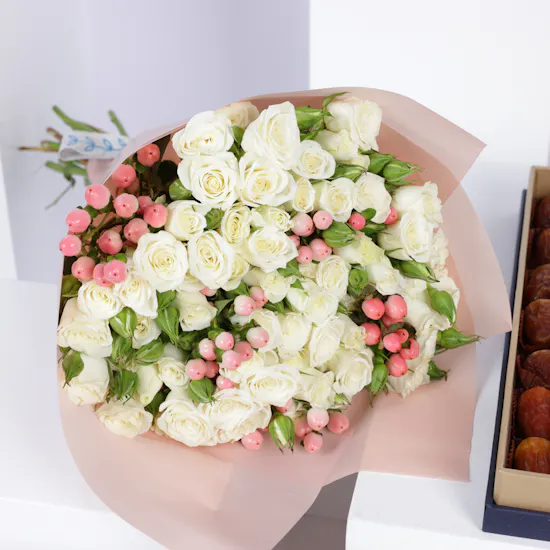 Nua Dates Luxury Gifting Box 1kg | Pretty Blooms